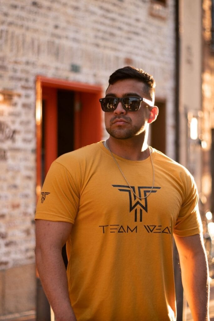 Mostaza Cuello Redondo Team Wear - Golden Wear Colombia