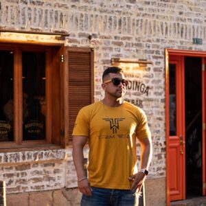 Mostaza Cuello Redondo Team Wear - Golden Wear Colombia